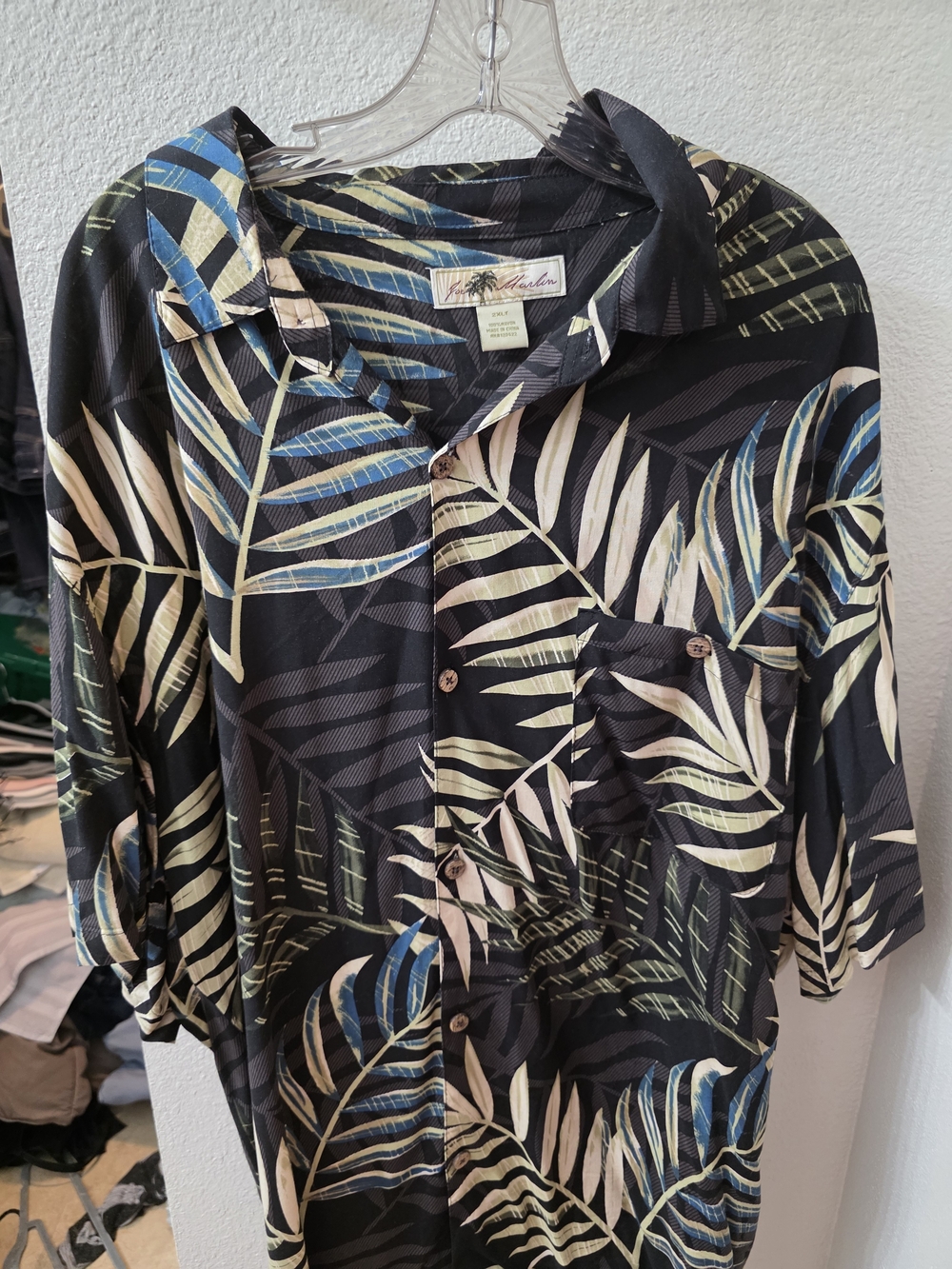 Joe Marlin Men’s Black Tropical Print Short-Sleeve Shirt